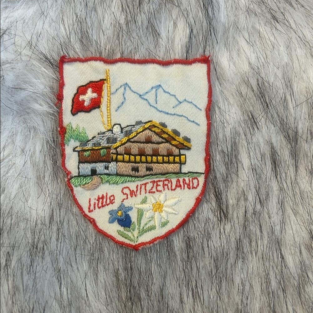 60s 70s Vintage Little Switzerland ski patch‎
